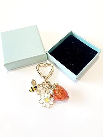 Strawberry, Bee & Daisy Keychain – Cute Pendant, Fashion Bag Charm, Sweet Gift Idea