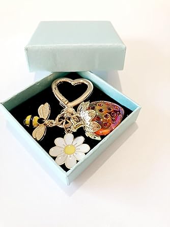 Strawberry, Bee & Daisy Keychain – Cute Pendant, Fashion Bag Charm, Sweet Gift Idea